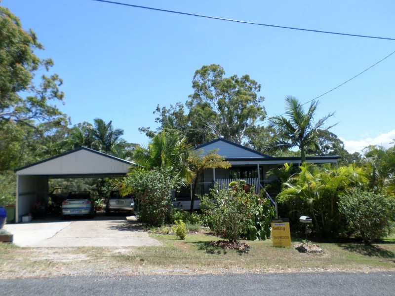 27 KOOBERRY STREET, Macleay Island QLD 4184