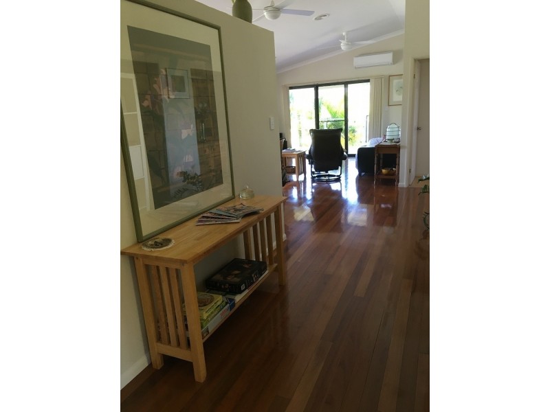 27 KOOBERRY STREET, Macleay Island QLD 4184