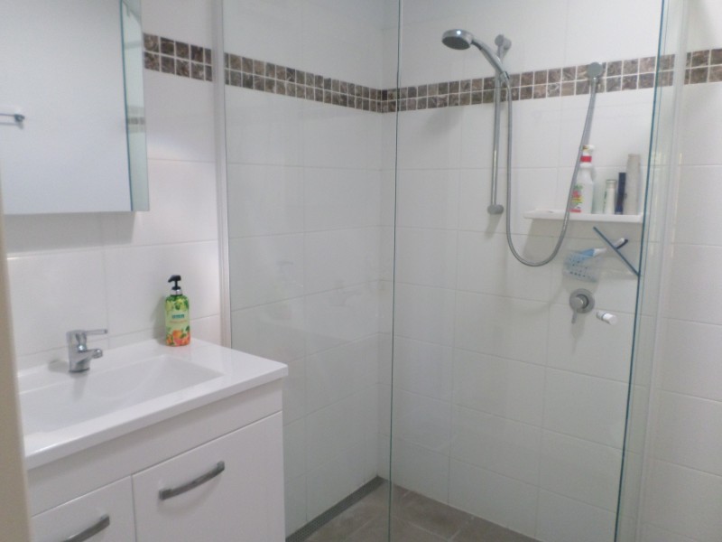 27 KOOBERRY STREET, Macleay Island QLD 4184