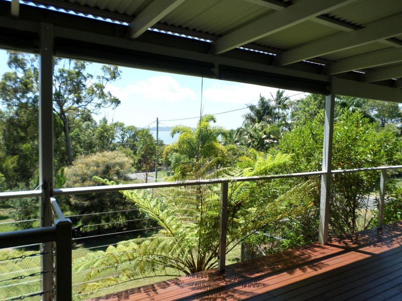 27 KOOBERRY STREET, Macleay Island QLD 4184