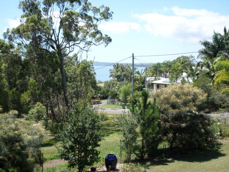 27 KOOBERRY STREET, Macleay Island QLD 4184