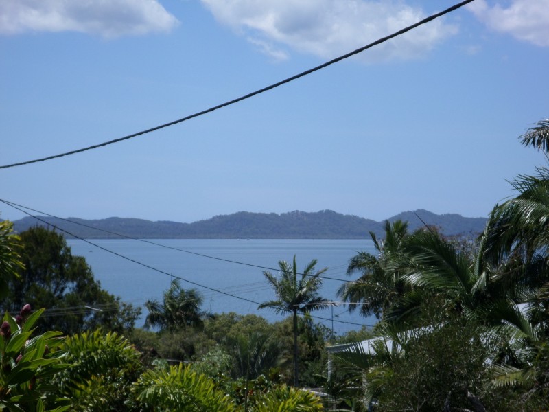 27 KOOBERRY STREET, Macleay Island QLD 4184