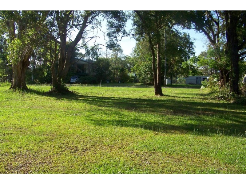32 CREST HAVEN, Lamb Island QLD 4184