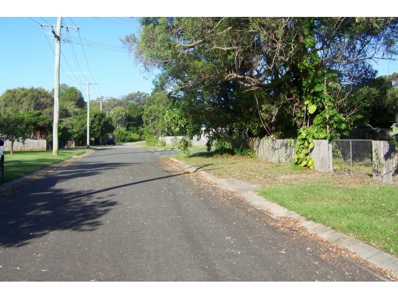 32 CREST HAVEN, Lamb Island QLD 4184