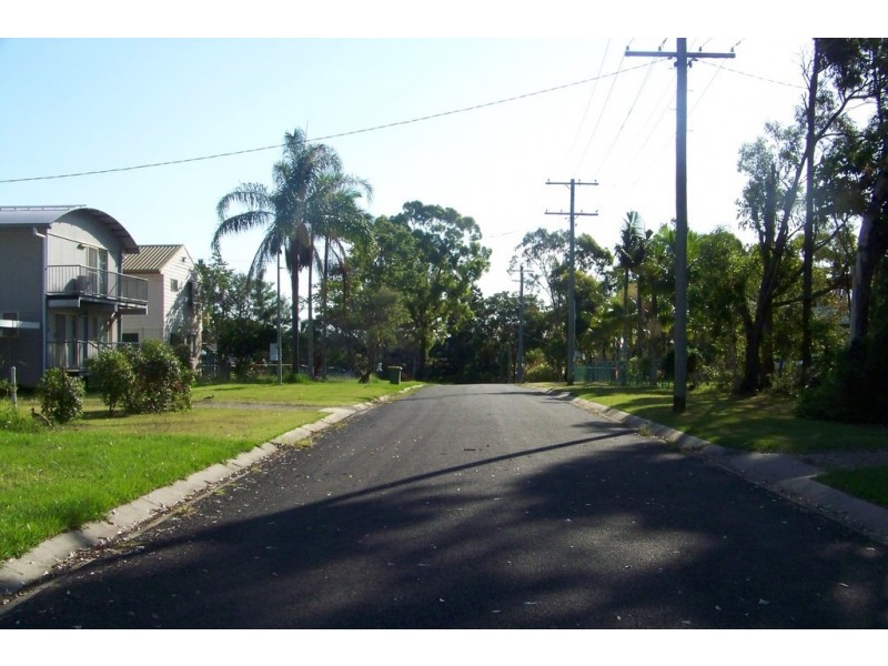 32 CREST HAVEN, Lamb Island QLD 4184