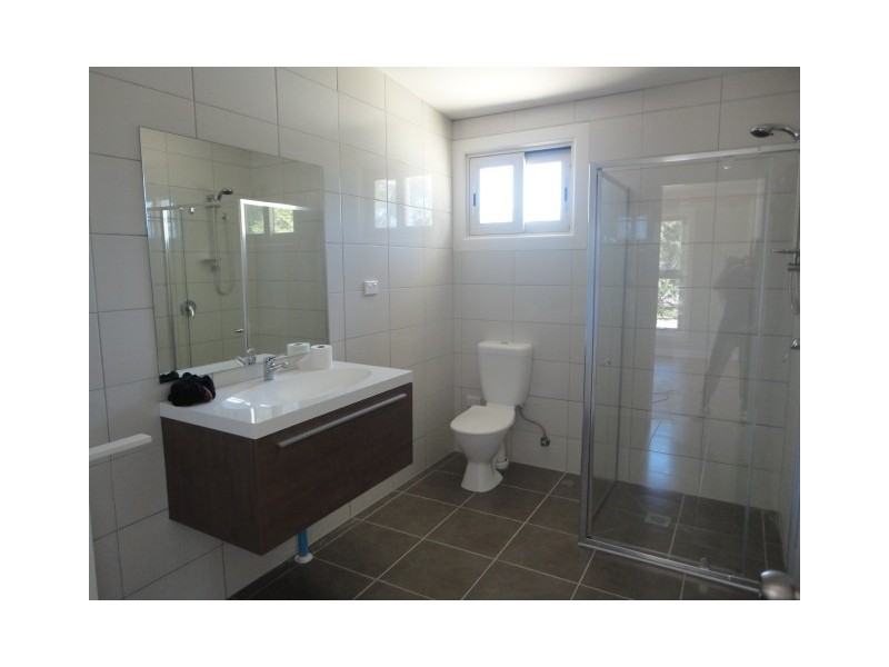 66 Eastbourne Tce, Macleay Island QLD 4184