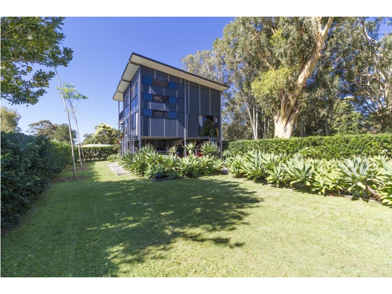 3 Kim Crescent, Macleay Island QLD 4184