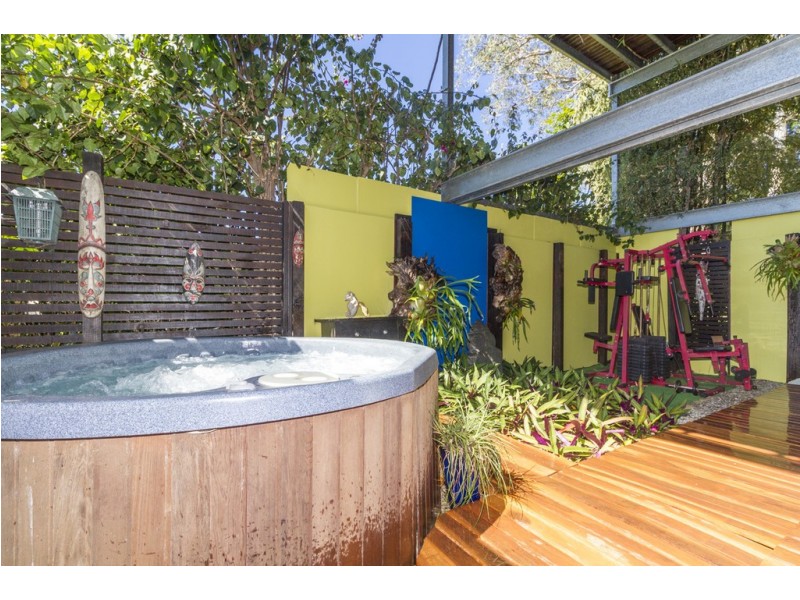 3 Kim Crescent, Macleay Island QLD 4184