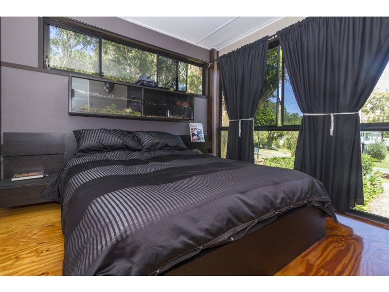 3 Kim Crescent, Macleay Island QLD 4184