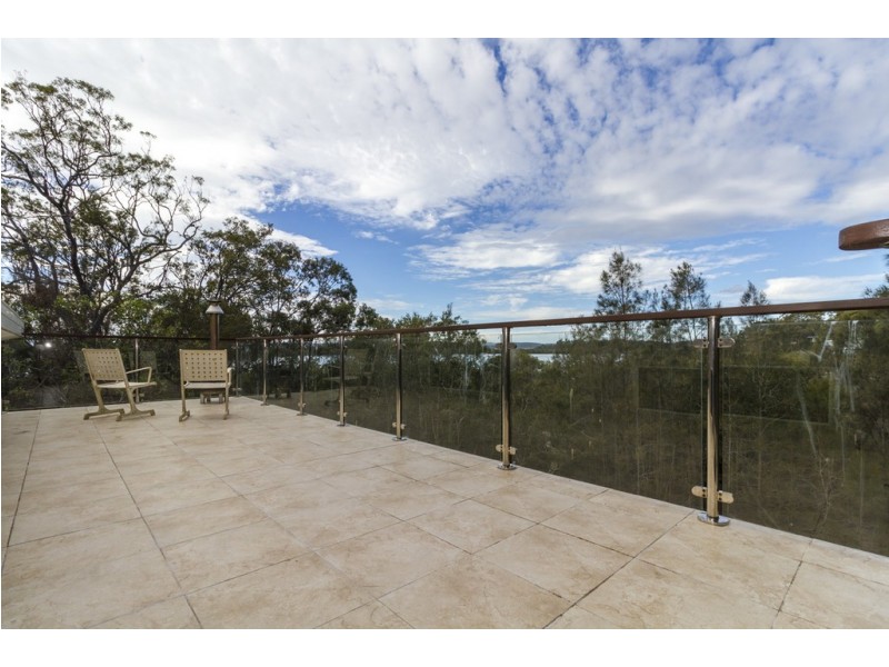 14 Hilda Crescent, Macleay Island QLD 4184