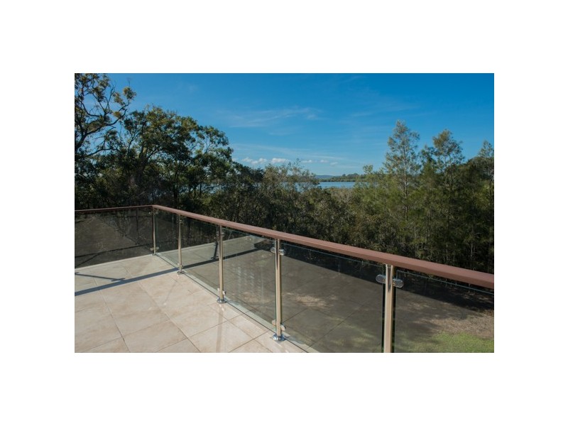 14 Hilda Crescent, Macleay Island QLD 4184