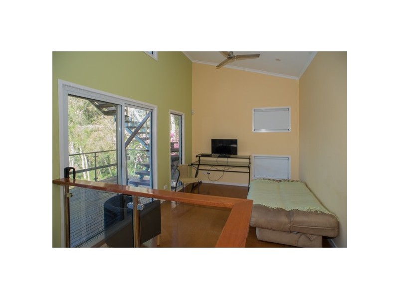 14 Hilda Crescent, Macleay Island QLD 4184