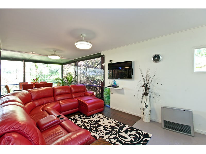 82 Treasure Island Avenue, Karragarra Island QLD 4184