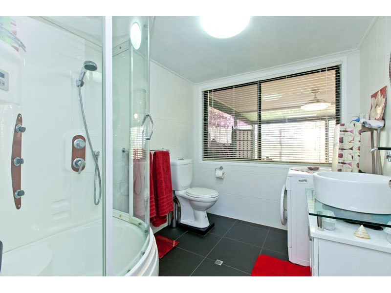 82 Treasure Island Avenue, Karragarra Island QLD 4184