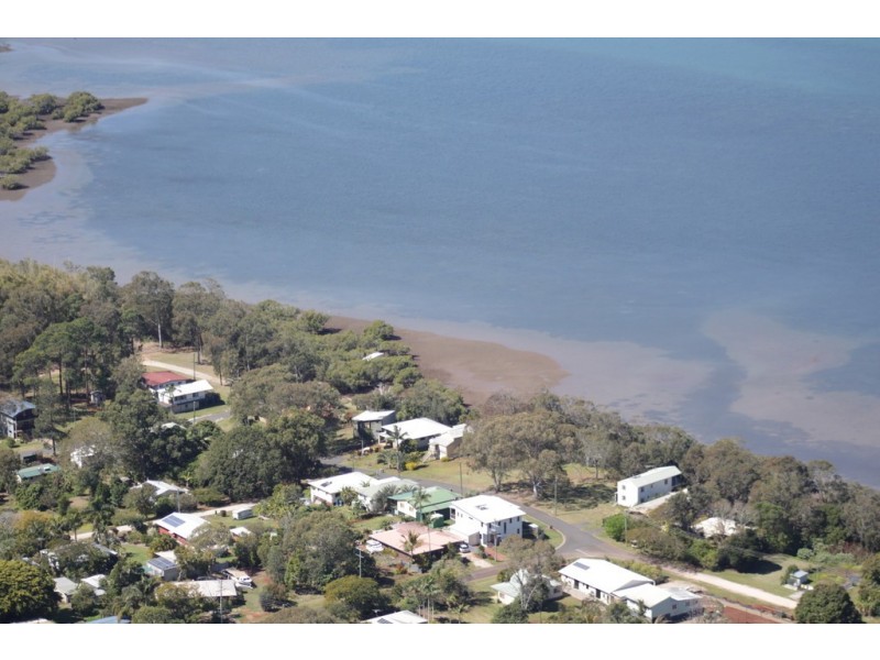 10 TINA AV, Lamb Island QLD 4184