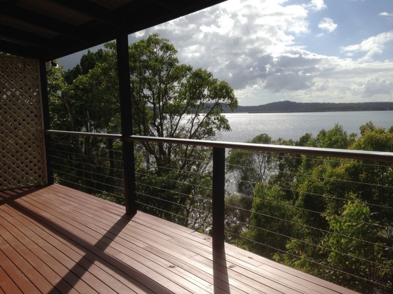 10 TINA AV, Lamb Island QLD 4184