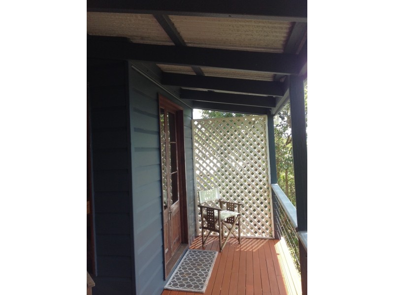 10 TINA AV, Lamb Island QLD 4184