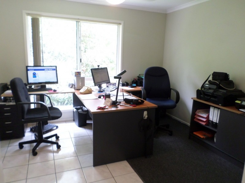 17 KOONWARRA PARADE, Macleay Island QLD 4184