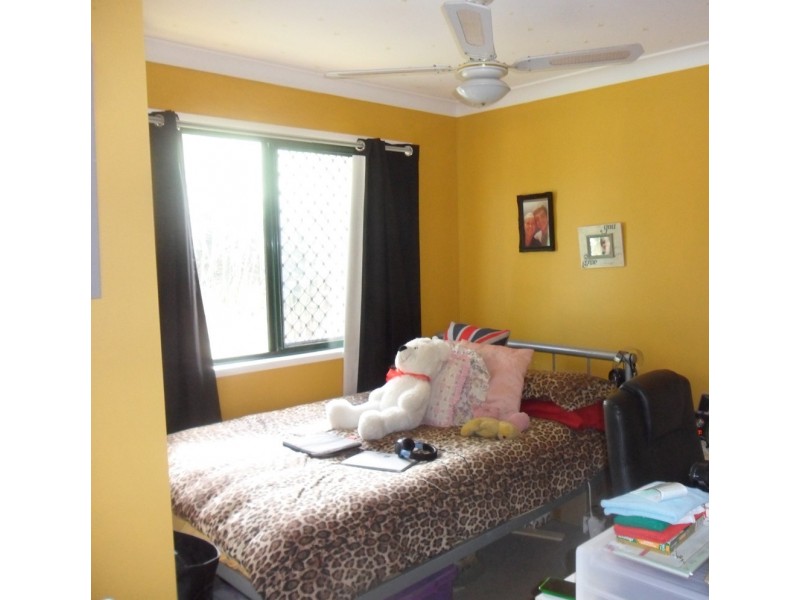 23 Squire Street, Macleay Island QLD 4184