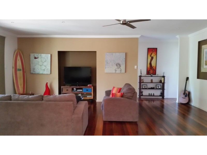 152 Kate St, Macleay Island QLD 4184