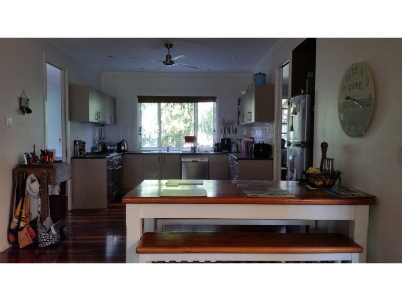 152 Kate St, Macleay Island QLD 4184