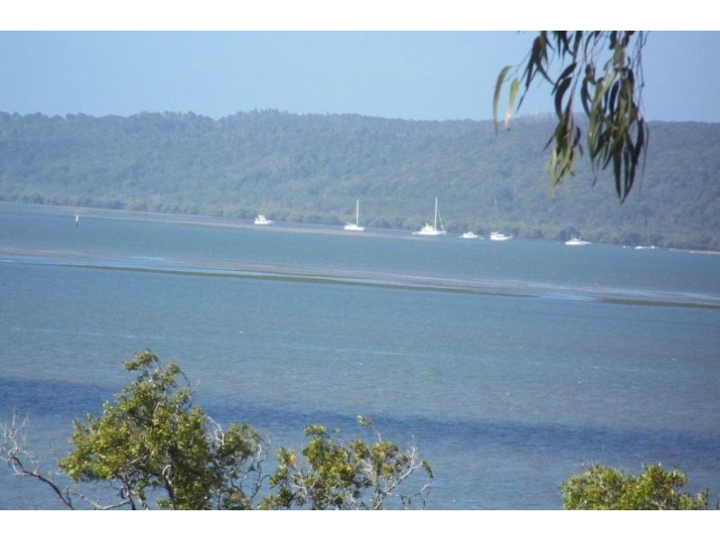 12 LOVELL PDE, Lamb Island QLD 4184
