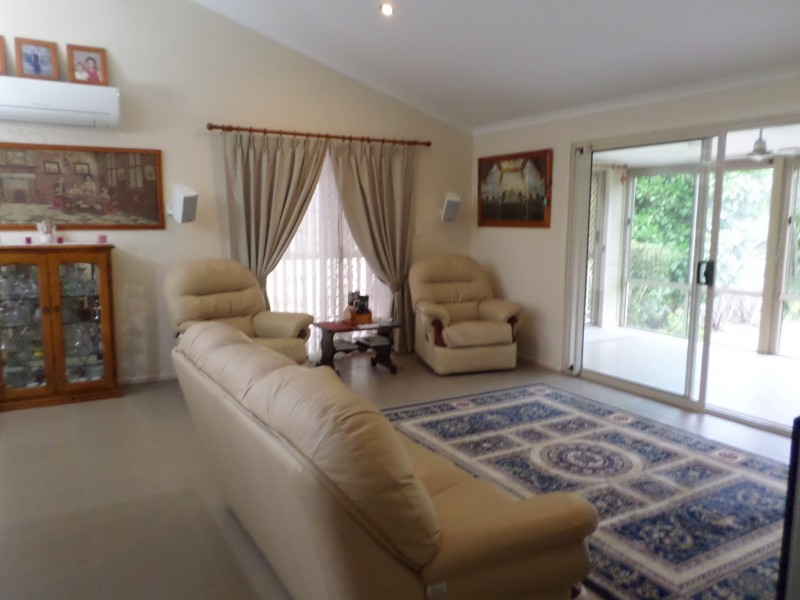 37 KARDINIA STREET, Macleay Island QLD 4184