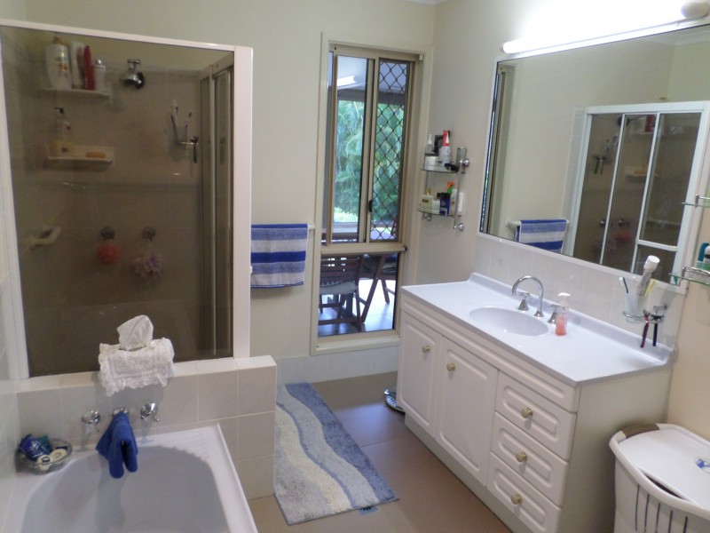 37 KARDINIA STREET, Macleay Island QLD 4184