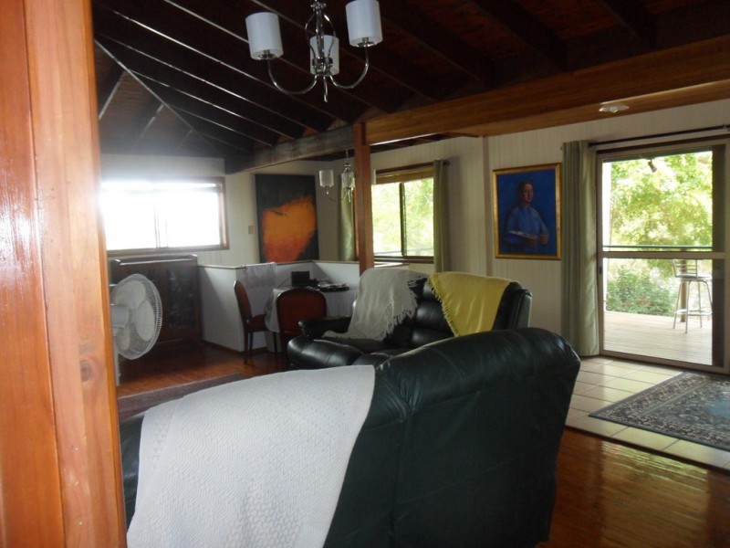 17 Orana Street, Macleay Island QLD 4184