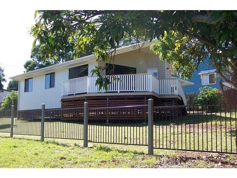 16 ALISTAIR COURT, Macleay Island QLD 4184