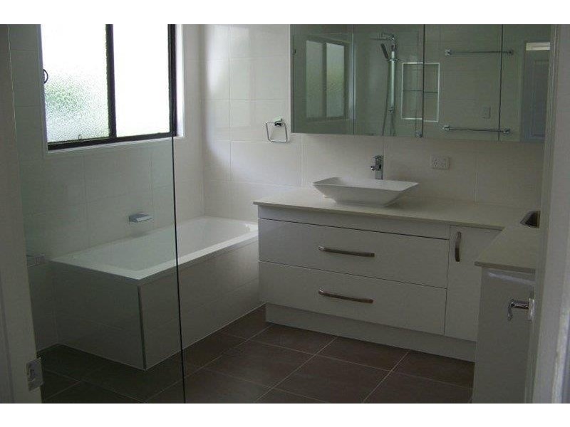 16 ALISTAIR COURT, Macleay Island QLD 4184