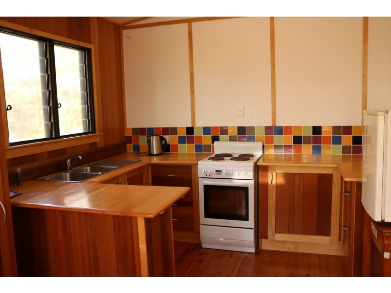 6 EAGLE STREET, Macleay Island QLD 4184