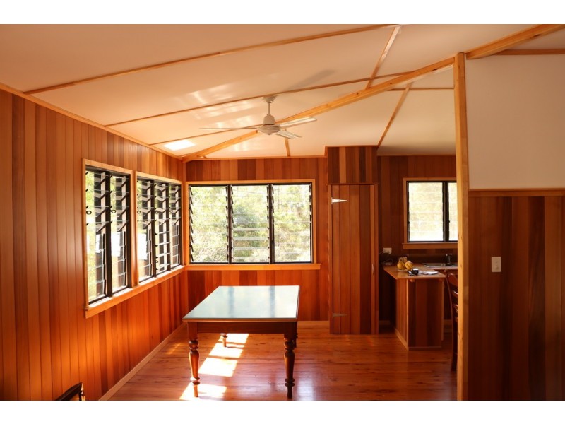 6 EAGLE STREET, Macleay Island QLD 4184