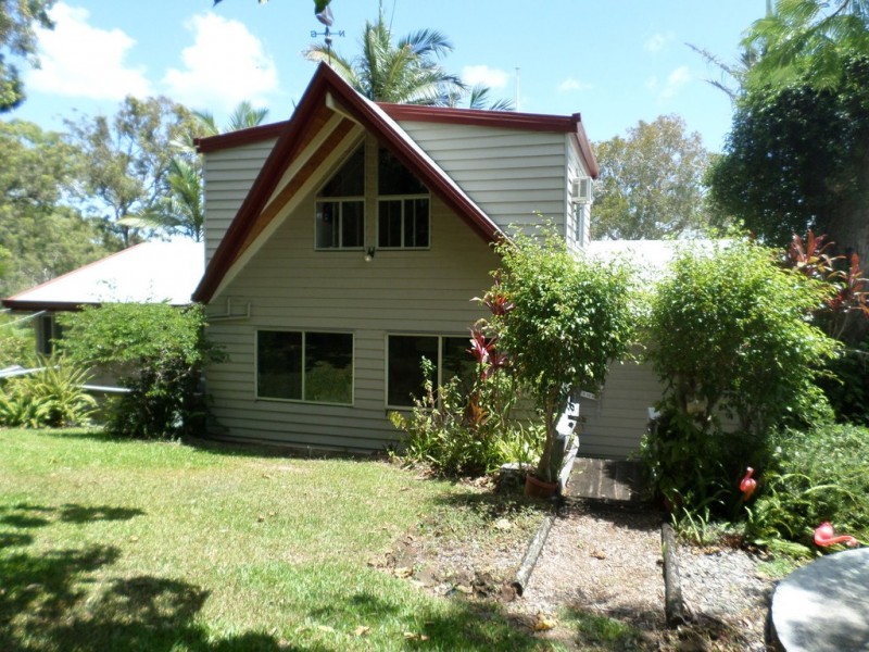 39 COONDOOROOPA  DRIVE, Macleay Island QLD 4184