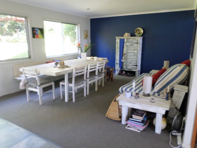 39 COONDOOROOPA  DRIVE, Macleay Island QLD 4184