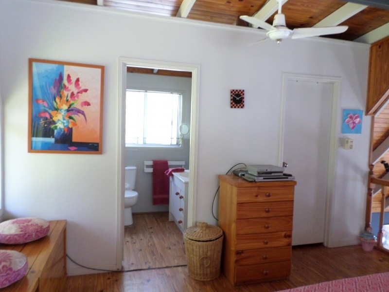 39 COONDOOROOPA  DRIVE, Macleay Island QLD 4184