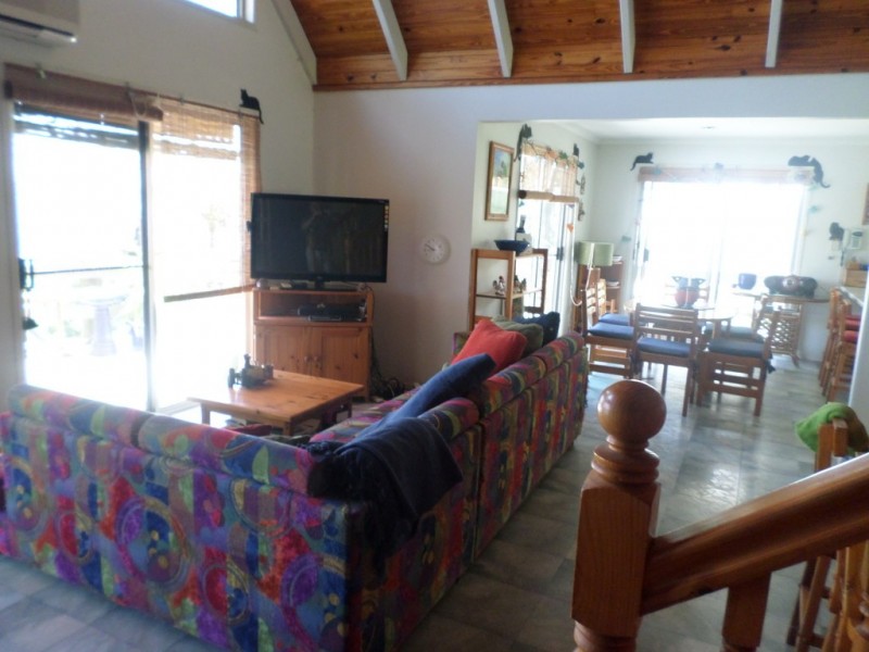39 COONDOOROOPA  DRIVE, Macleay Island QLD 4184