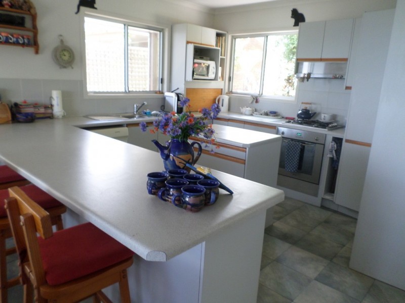 39 COONDOOROOPA  DRIVE, Macleay Island QLD 4184