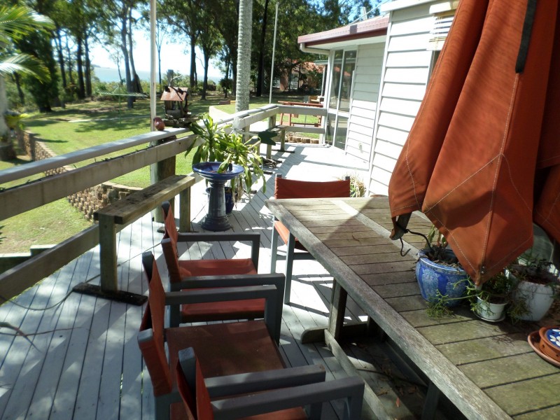 39 COONDOOROOPA  DRIVE, Macleay Island QLD 4184