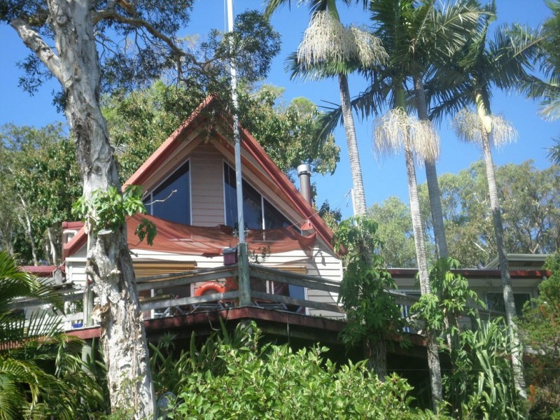 39 COONDOOROOPA  DRIVE, Macleay Island QLD 4184