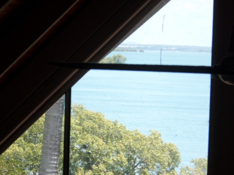 39 COONDOOROOPA  DRIVE, Macleay Island QLD 4184