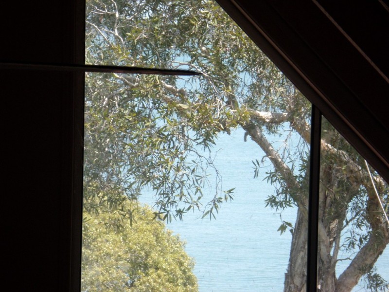 39 COONDOOROOPA  DRIVE, Macleay Island QLD 4184