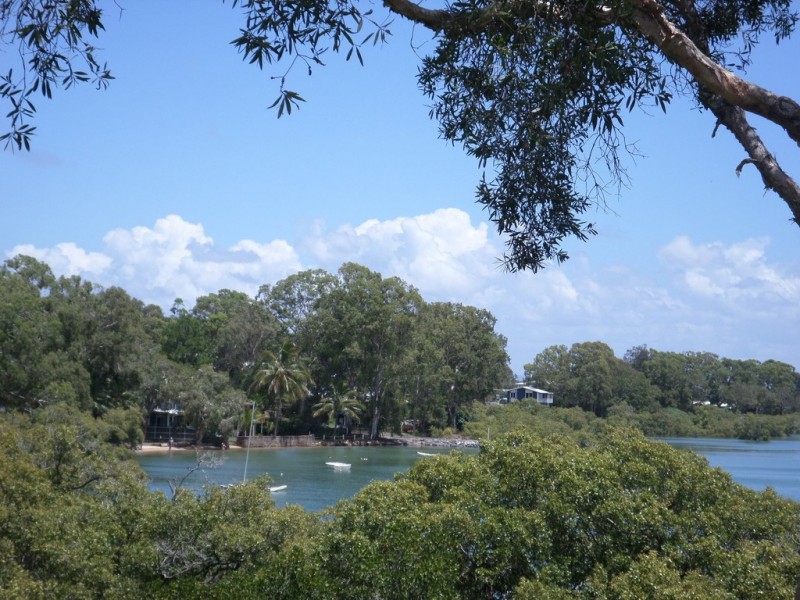 39 COONDOOROOPA  DRIVE, Macleay Island QLD 4184