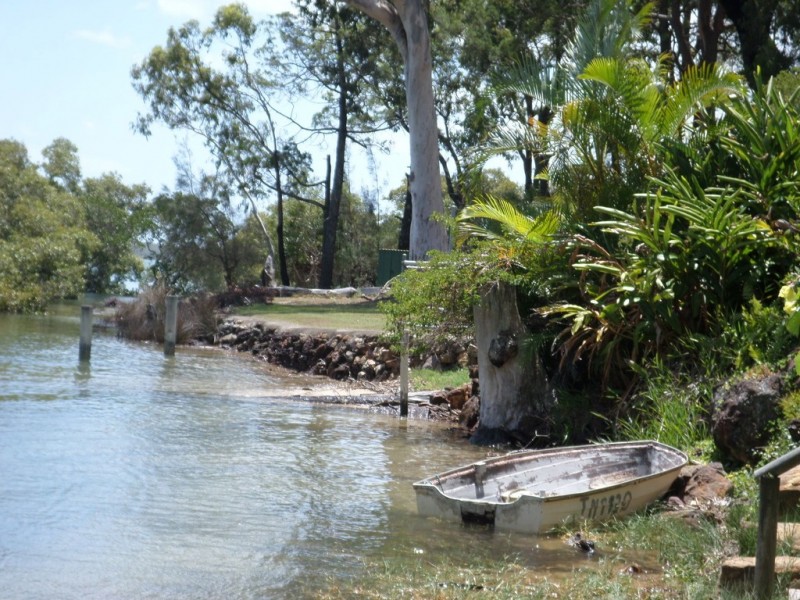 39 COONDOOROOPA  DRIVE, Macleay Island QLD 4184