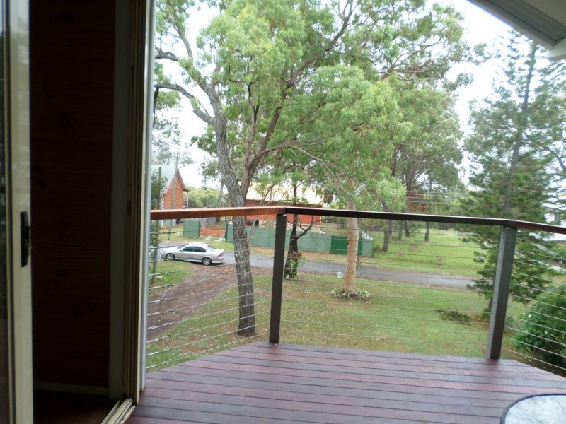 36 BLUE BAY CRESCENT, Macleay Island QLD 4184