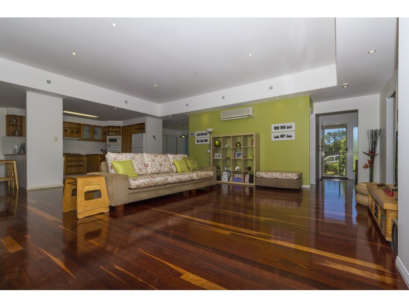 16 EASTBOURNE TERRACE, Macleay Island QLD 4184