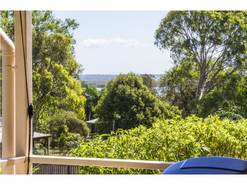 16 EASTBOURNE TERRACE, Macleay Island QLD 4184