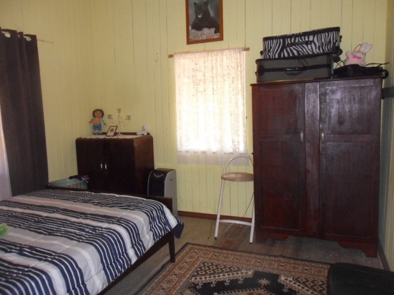 18 Panaroo Street, Macleay Island QLD 4184