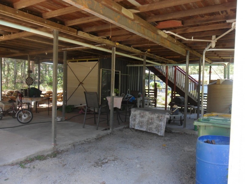 18 Panaroo Street, Macleay Island QLD 4184