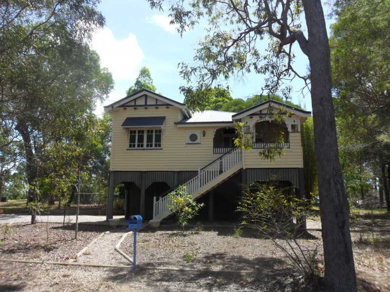 6 Blue Bay Crescent, Macleay Island QLD 4184
